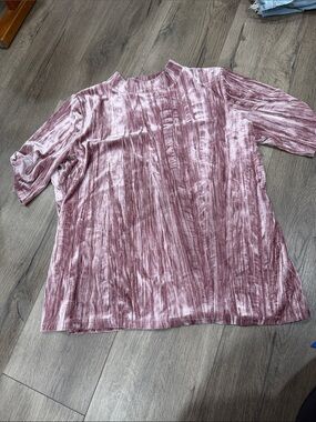 Anthropologie Men's Short-Sleeve Velvet-Effect Tee in Mauve Pink